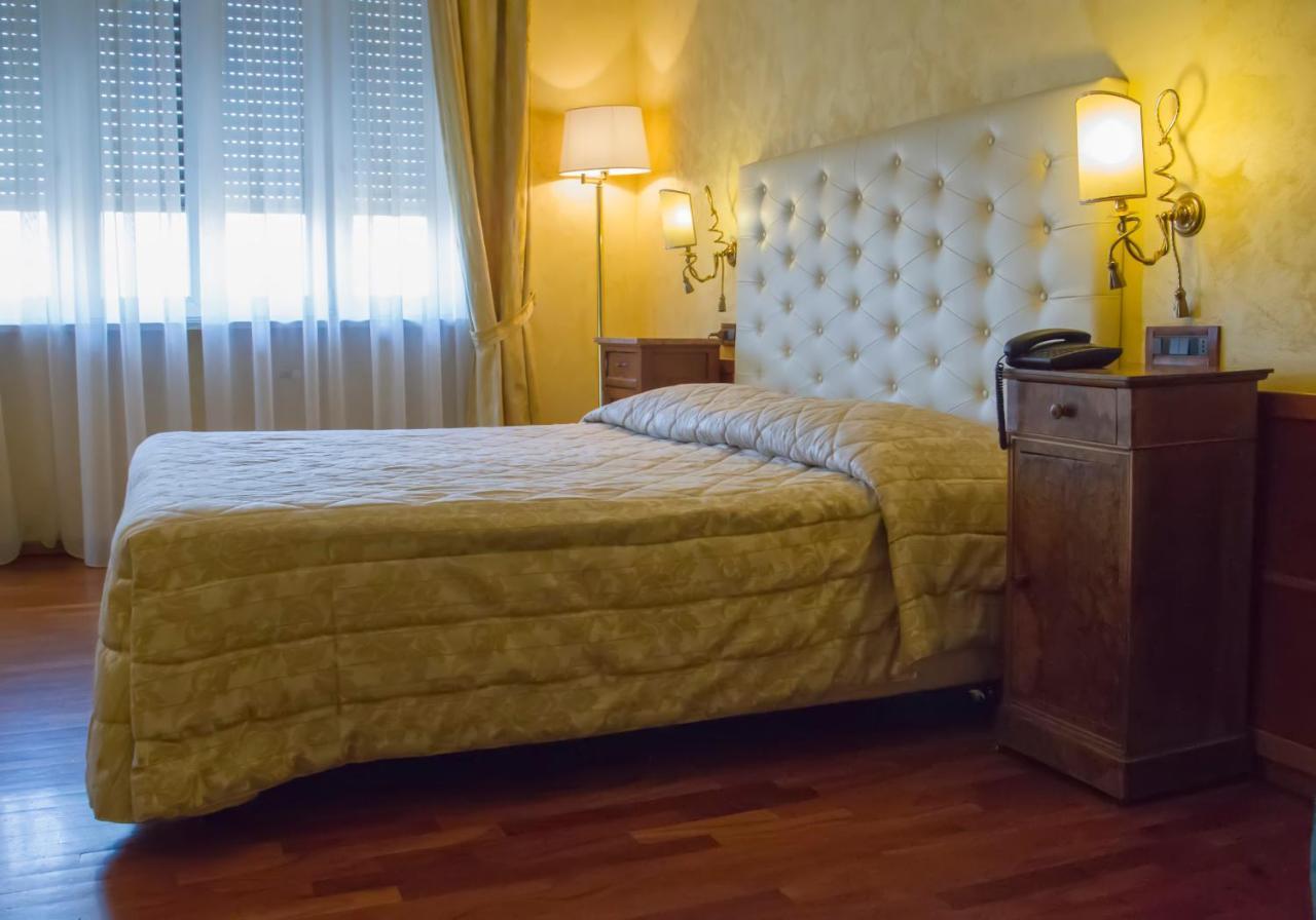 Hotel Continental Turin Exteriör bild